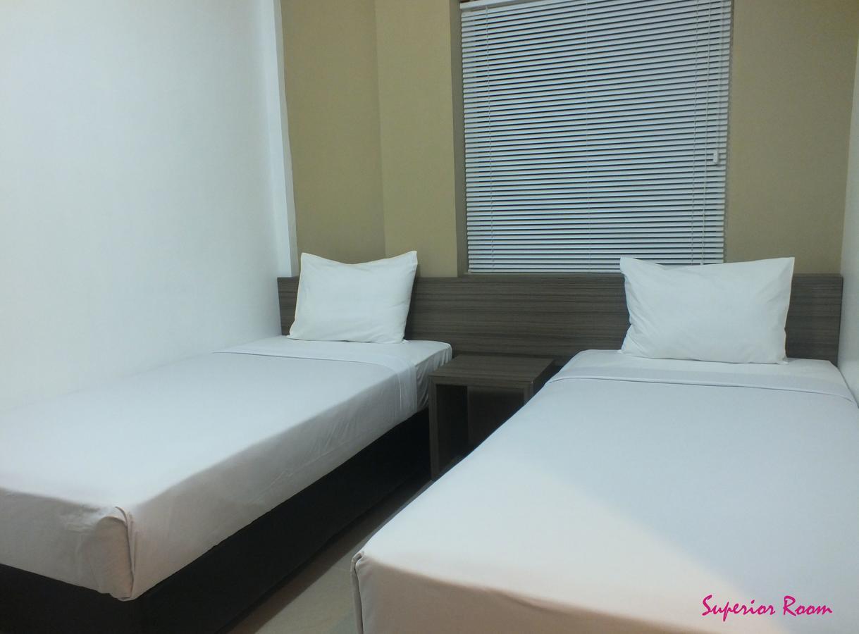 Zamrud Malioboro Hotel Jogjakarta Buitenkant foto