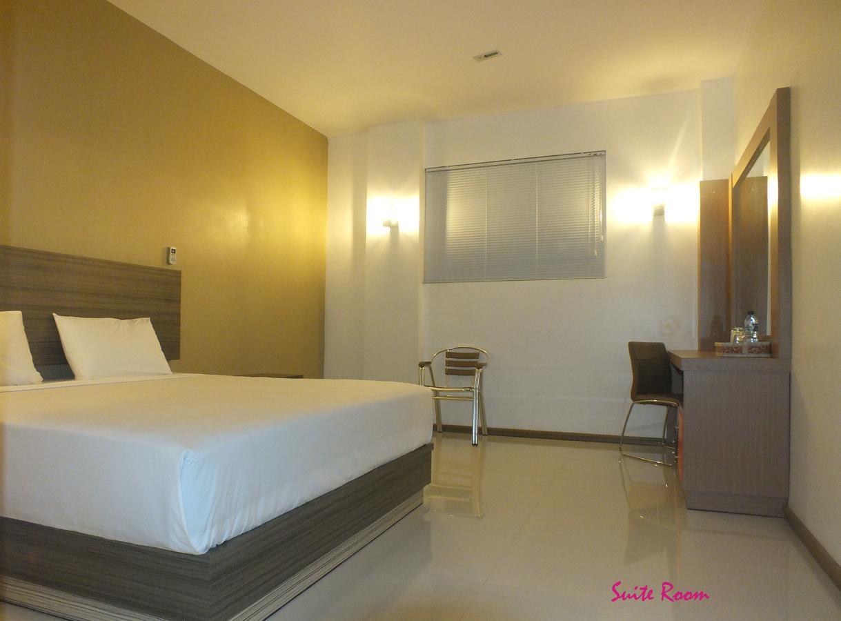 Zamrud Malioboro Hotel Jogjakarta Buitenkant foto