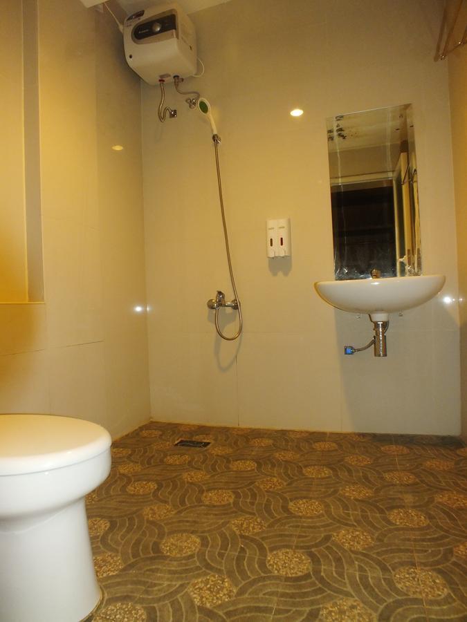 Zamrud Malioboro Hotel Jogjakarta Buitenkant foto